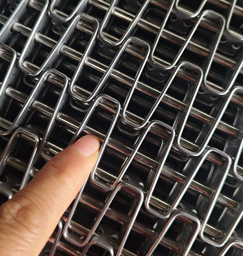 最新の会社ニュース カスタマイズされたステンレス鋼304ハニカムコンベアベルト