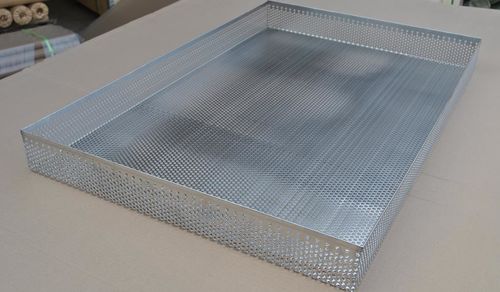 Latest company news about 穴があいた金属の皿の食品等級550部分の