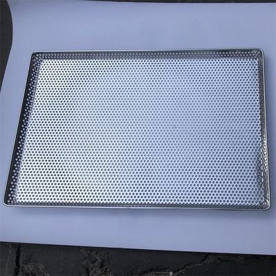 パーソナライズされた金属脱水器 トレイ 孔付き 耐久性ステンレス 金属 孔付き 焼物 トレイ