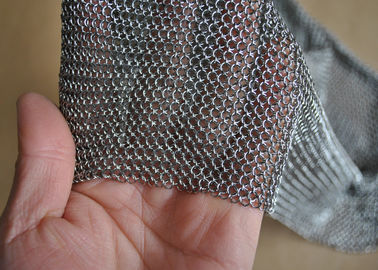 良い価格 カスタマイズされる3.81mmリングDia 304Lのステンレス鋼のChainmailのスクラバーの溶接の長さ オンライン