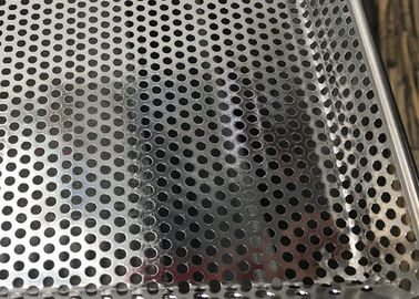 良い価格 穴があいた18x26インチのオーブンのベーキング皿の脱水機の網の皿304に金属をかぶせて下さい オンライン